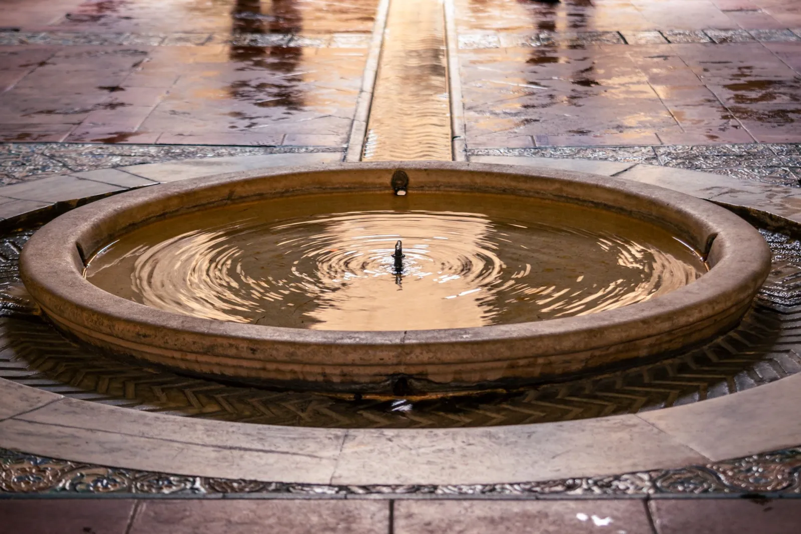 Keramik Katzenbrunnen
