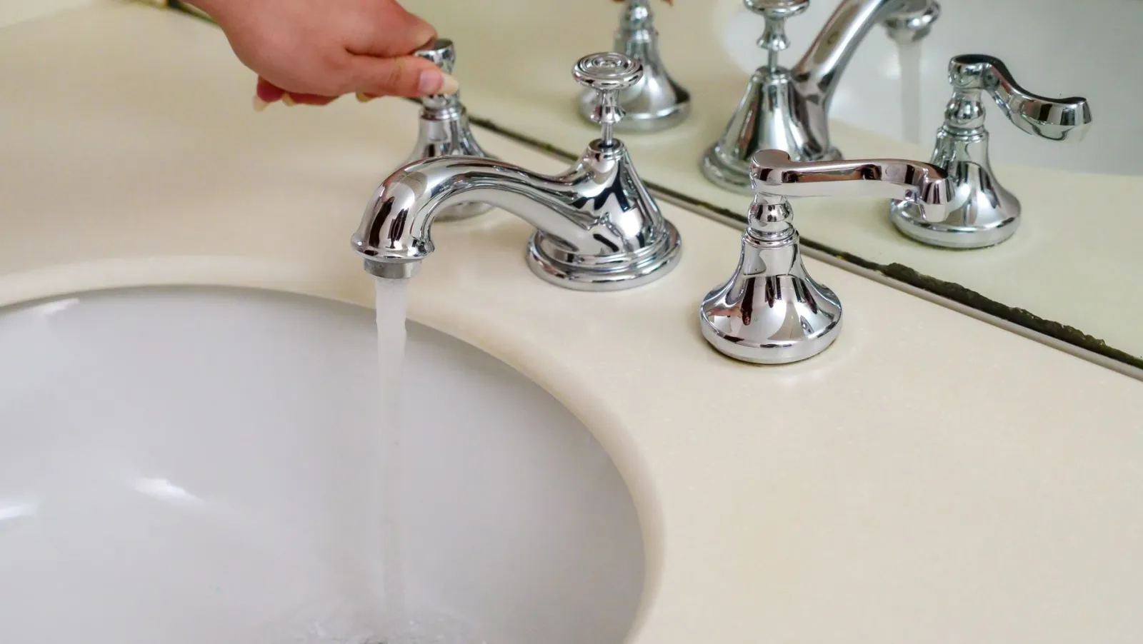Wasser sparender Badezimmerhahn